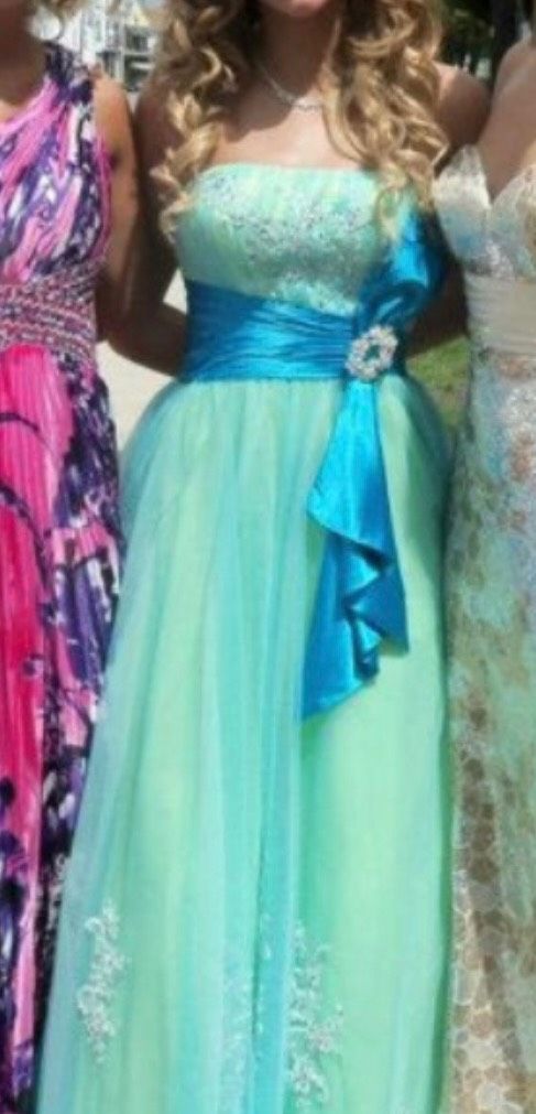 Size 4 Prom Strapless Sequined Light Green A-line Dress on Queenly