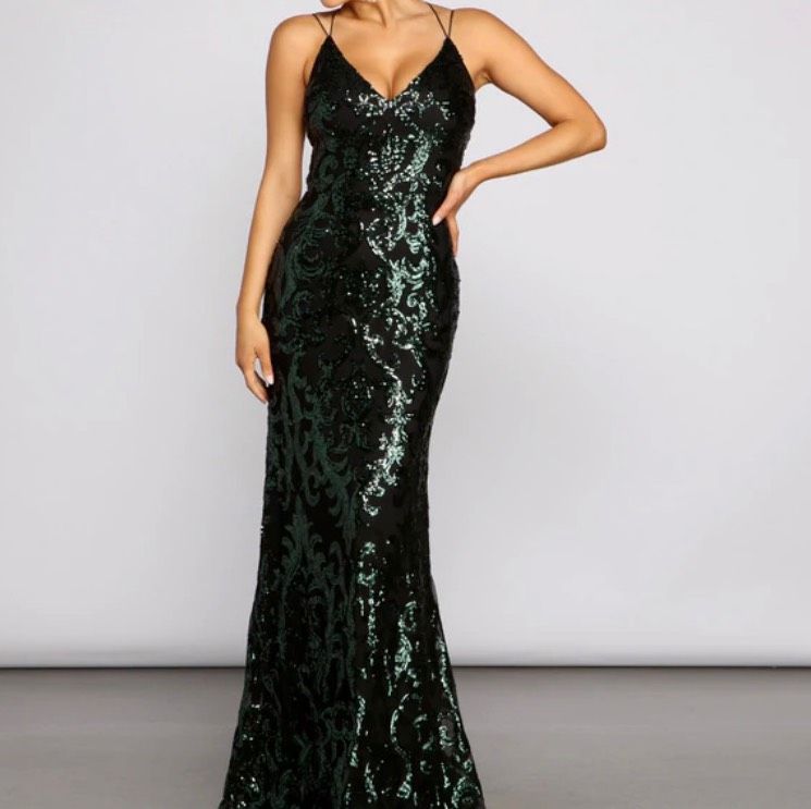 Windsor Size 4 Sequined Emerald Green Mermaid Dress on Queenly