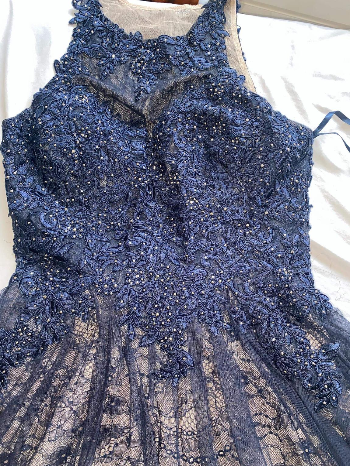 Size 6 Prom Lace Navy Blue Dress With Train on Queenly