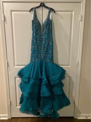 Mac Duggal Size 6 Sequined Green Mermaid Dress on Queenly
