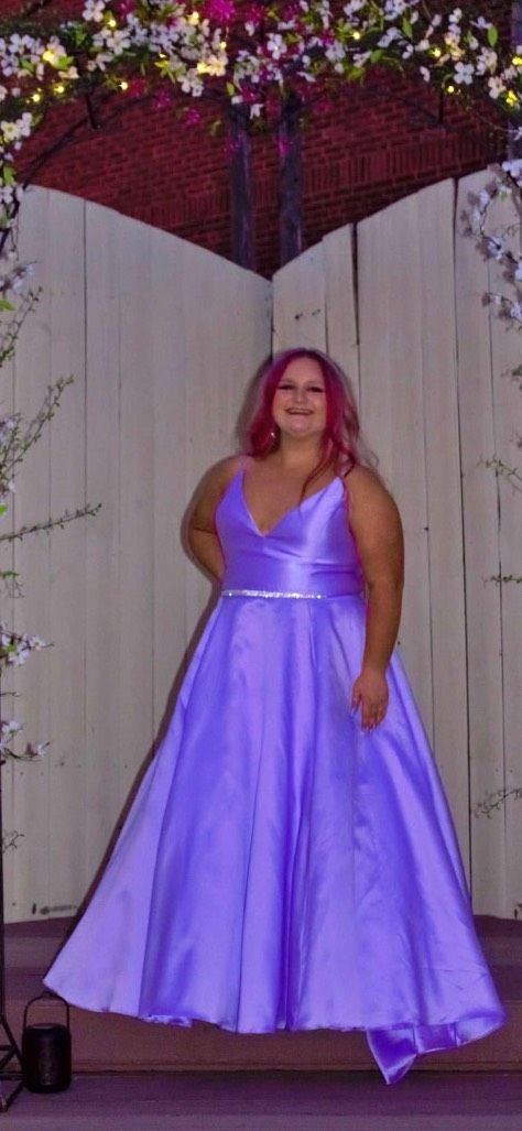 Jovani Plus Size 22 Prom Plunge Satin Light Purple Ball Gown on Queenly