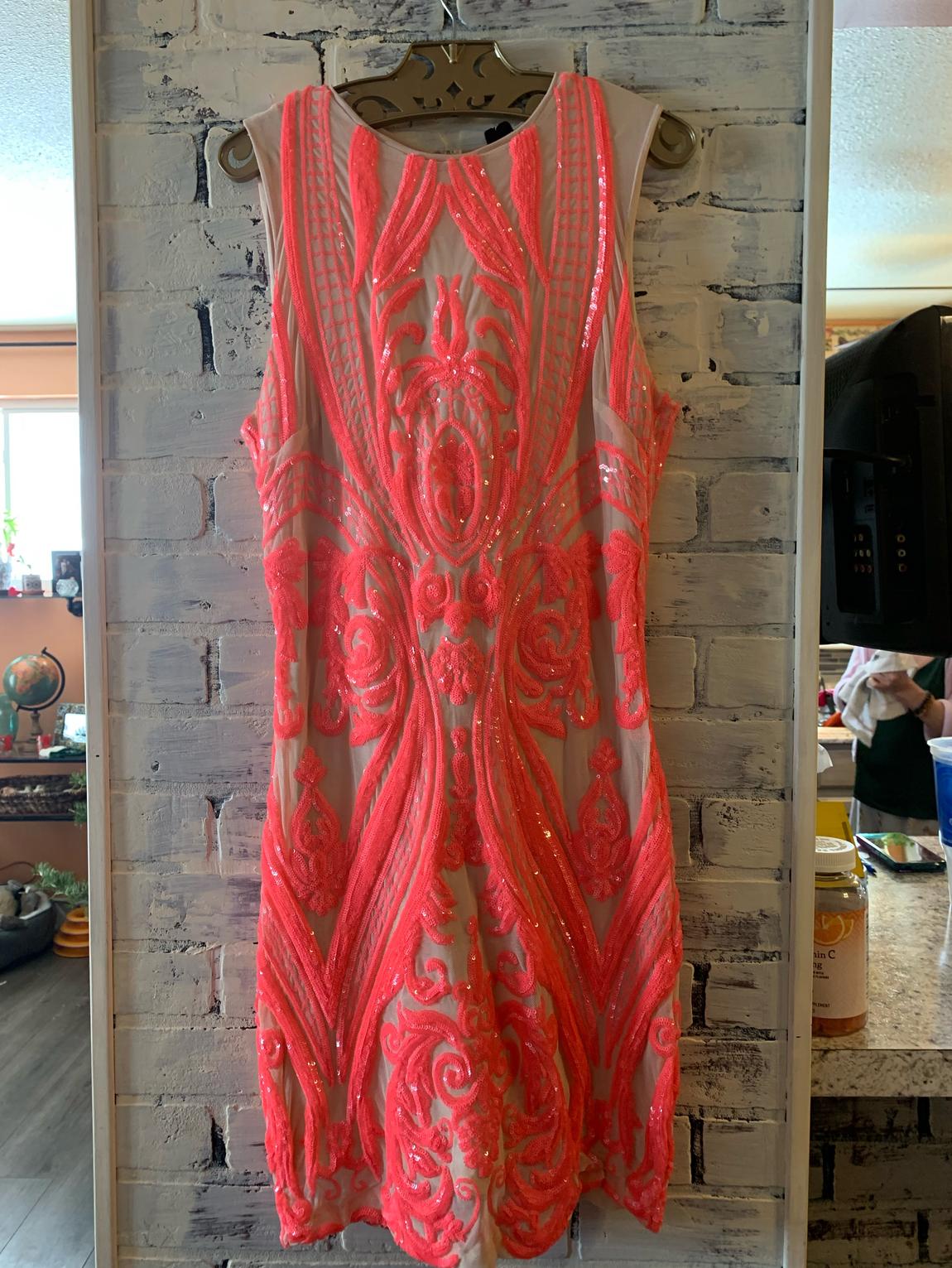 Size 4 Prom Coral Cocktail Dress on Queenly