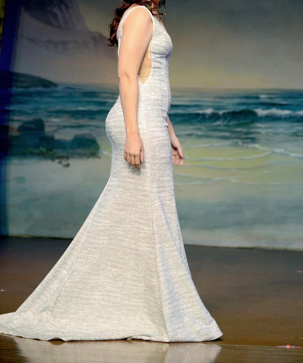 Jovani Size 6 Wedding Plunge White A-line Dress on Queenly