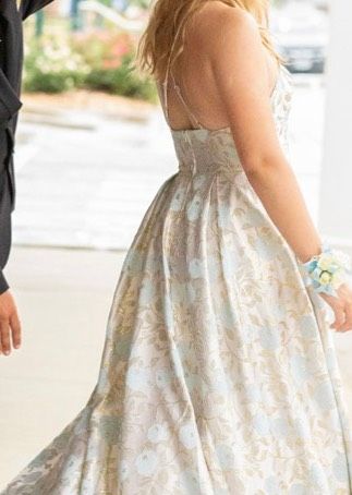 Size 12 Prom Floral Multicolor Ball Gown on Queenly