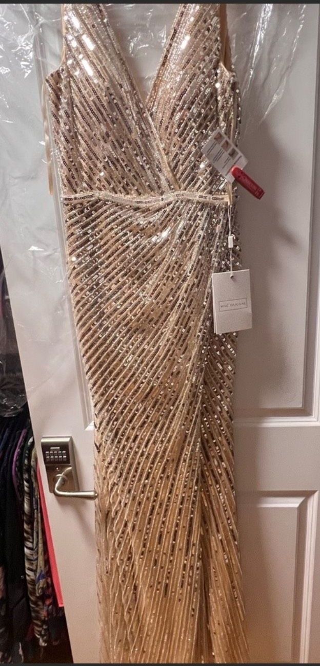 Mac Duggal Size 6 Prom Sequined Gold Dress With Train on Queenly