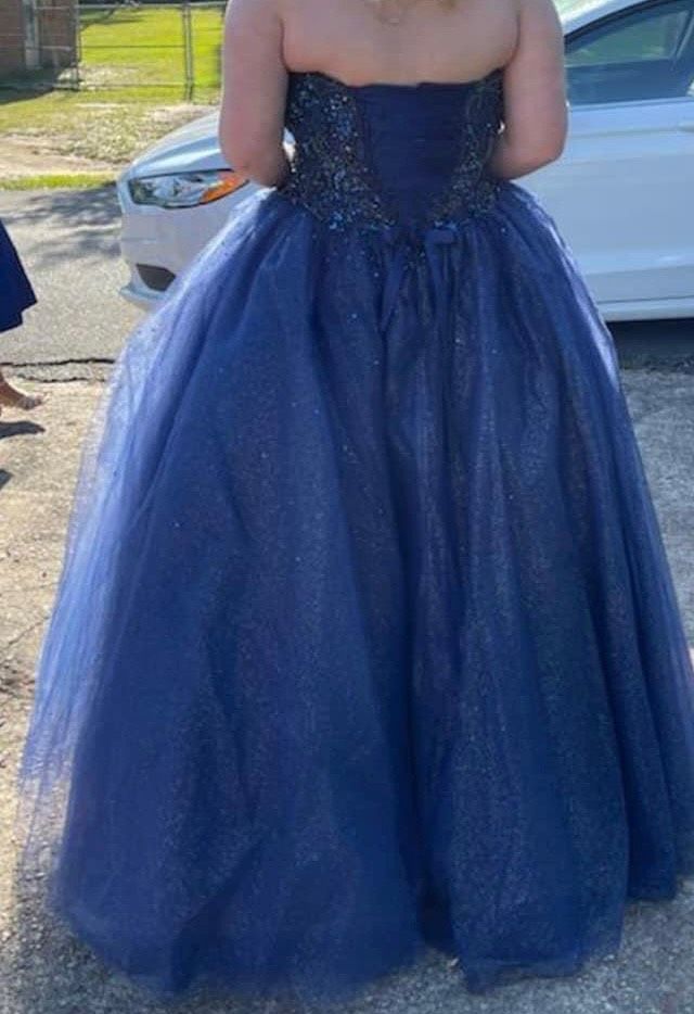 Plus Size 22 Prom Navy Blue Ball Gown on Queenly