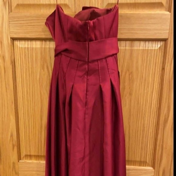ZAC Zac Posen Size 6 Prom Strapless Satin Burgundy Red A-line Dress on Queenly