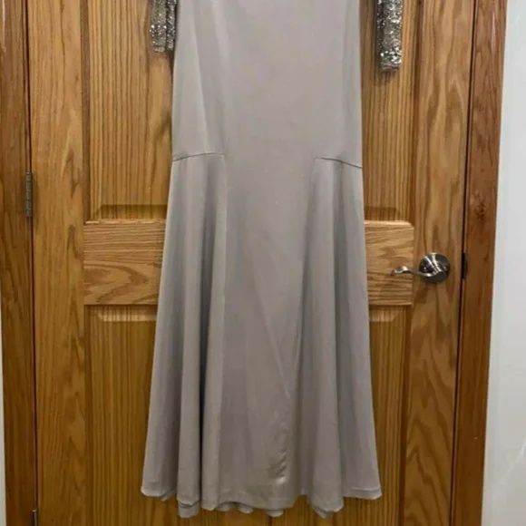 Theia Size 4 Long Sleeve Sequined Silver Floor Length Maxi on Queenly