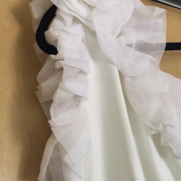 Chiara Boni Size 4 One Shoulder White Mermaid Dress on Queenly