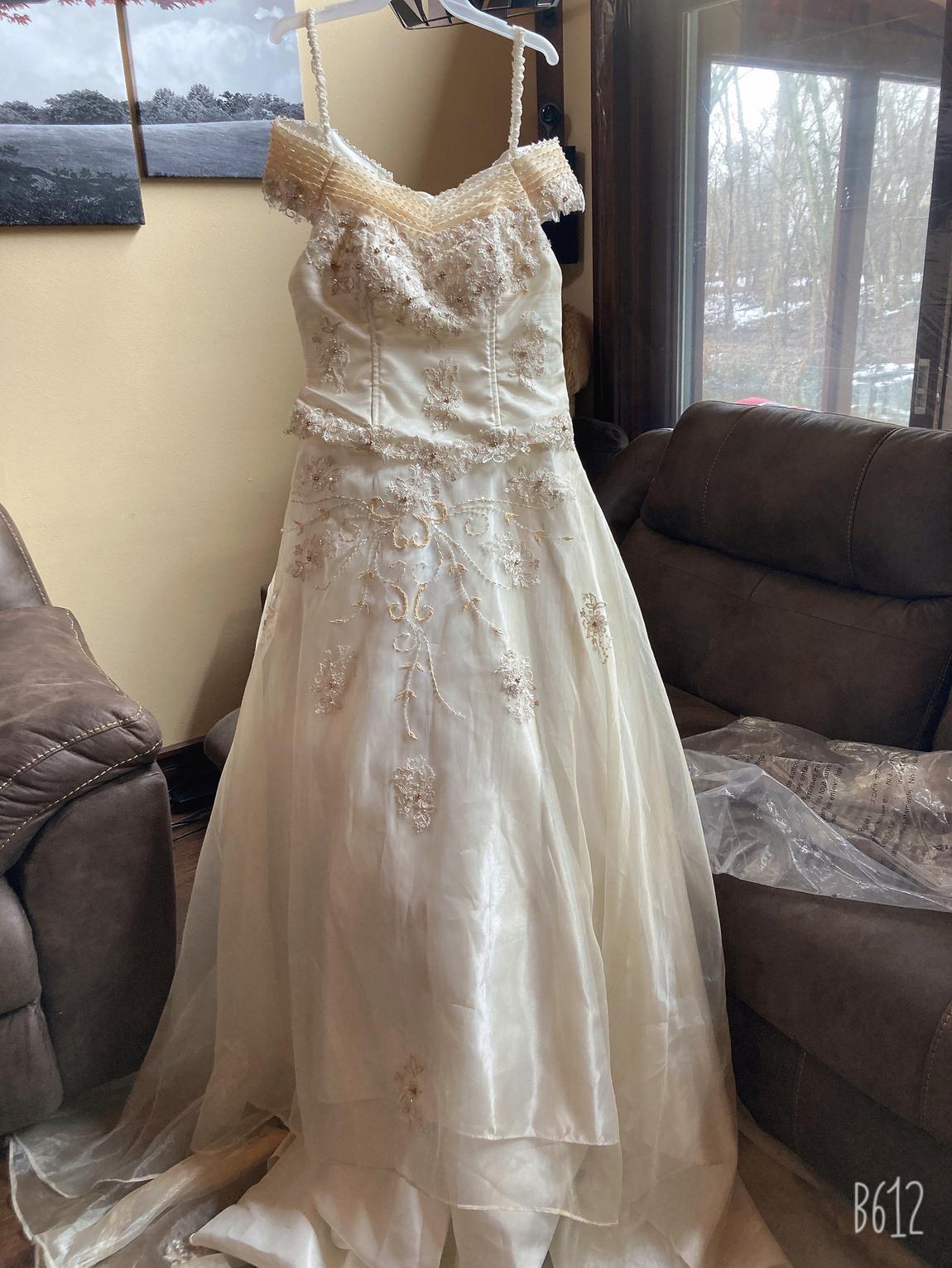 Size 10 Nude Mermaid Dress on Queenly