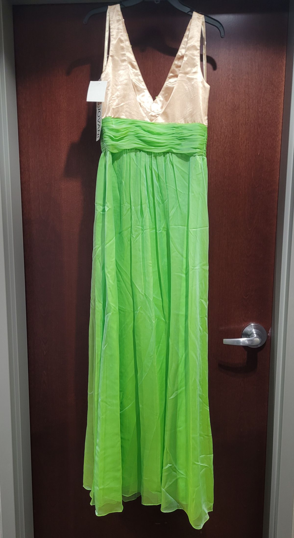 Style 40010 Jovani Size 8 Green A-line Dress on Queenly