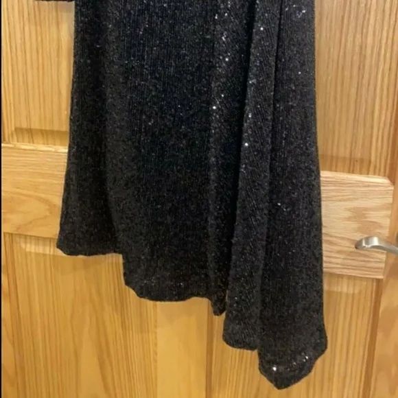Rebecca Vallance Size 8 One Shoulder Sequined Black Cocktail Dress on Queenly