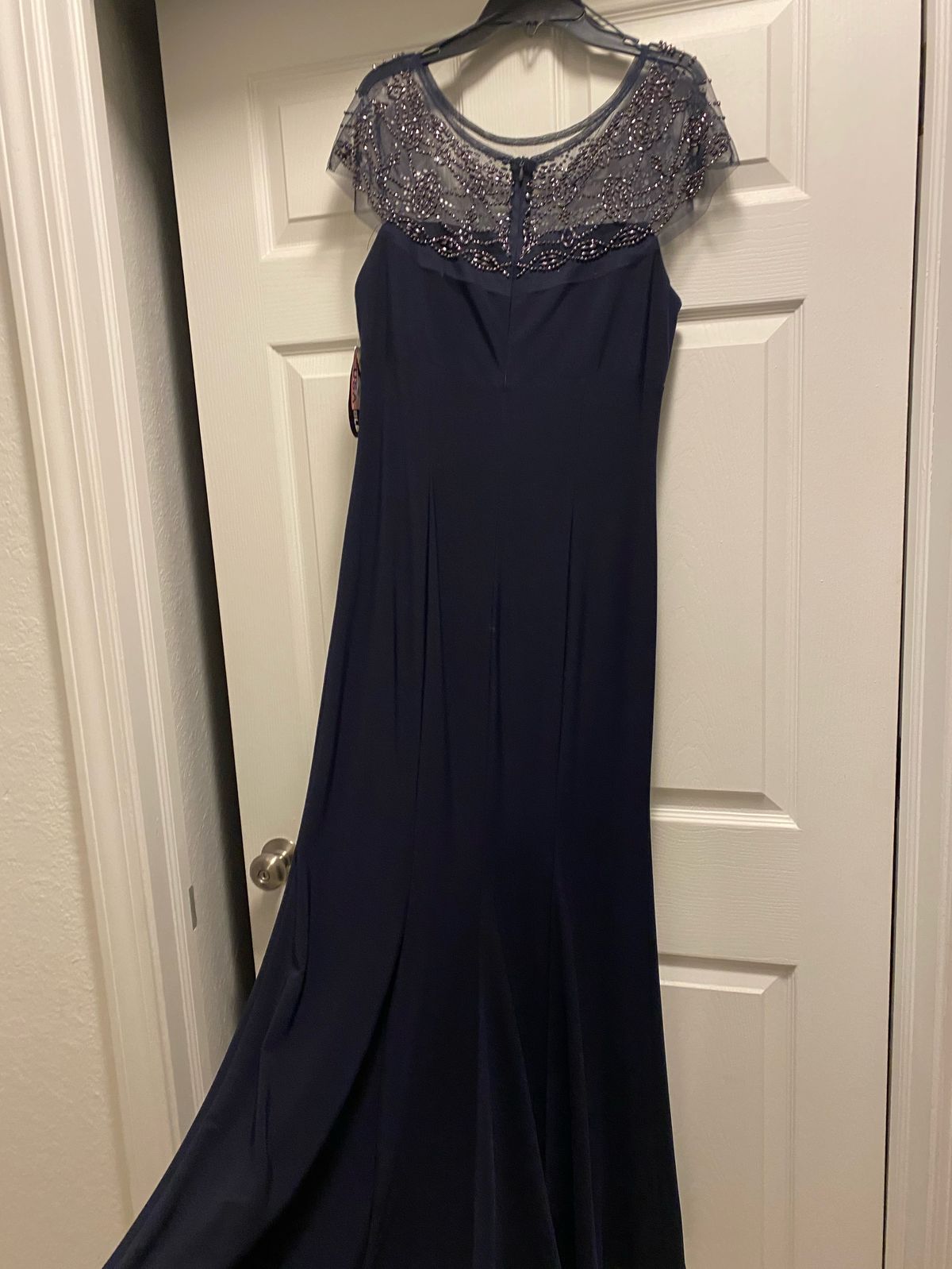 R&M Richards Size 6 Navy Blue Floor Length Maxi on Queenly