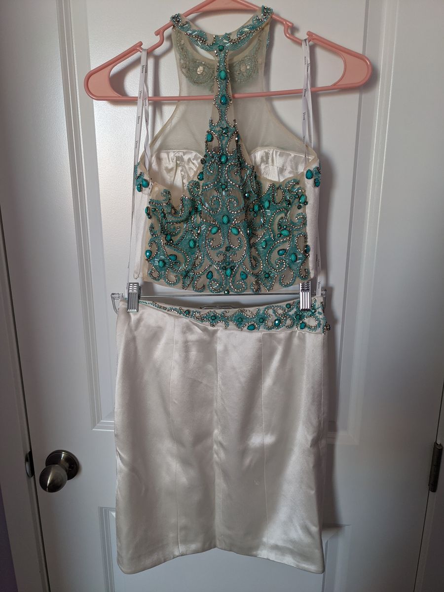 Vienna Size 4 Turquoise White Cocktail Dress on Queenly