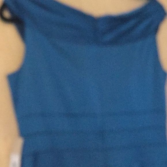 Kay Unger Size 10 Cap Sleeve Satin Blue Cocktail Dress on Queenly