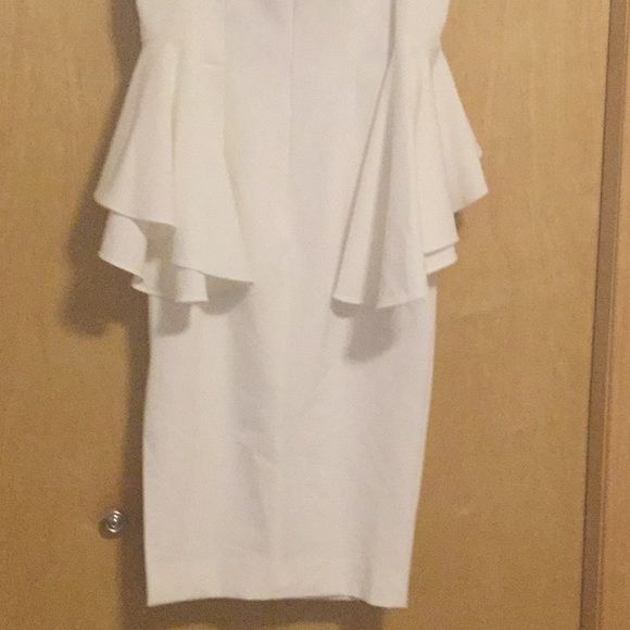 Milly Size 0 Off The Shoulder White Side Slit Dress on Queenly