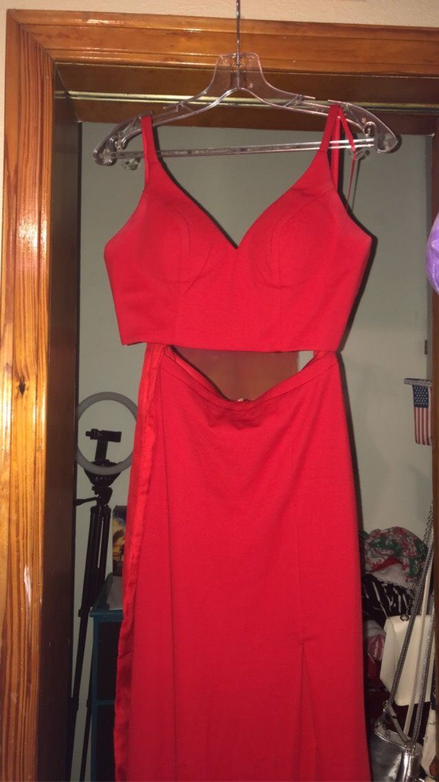 Madison James Size 2 Prom Red Side Slit Dress on Queenly