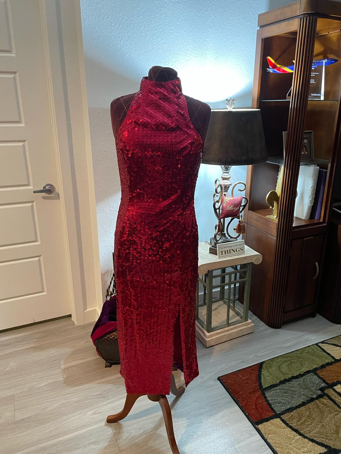 Size 10 Sequined Red Cocktail Dress on Queenly
