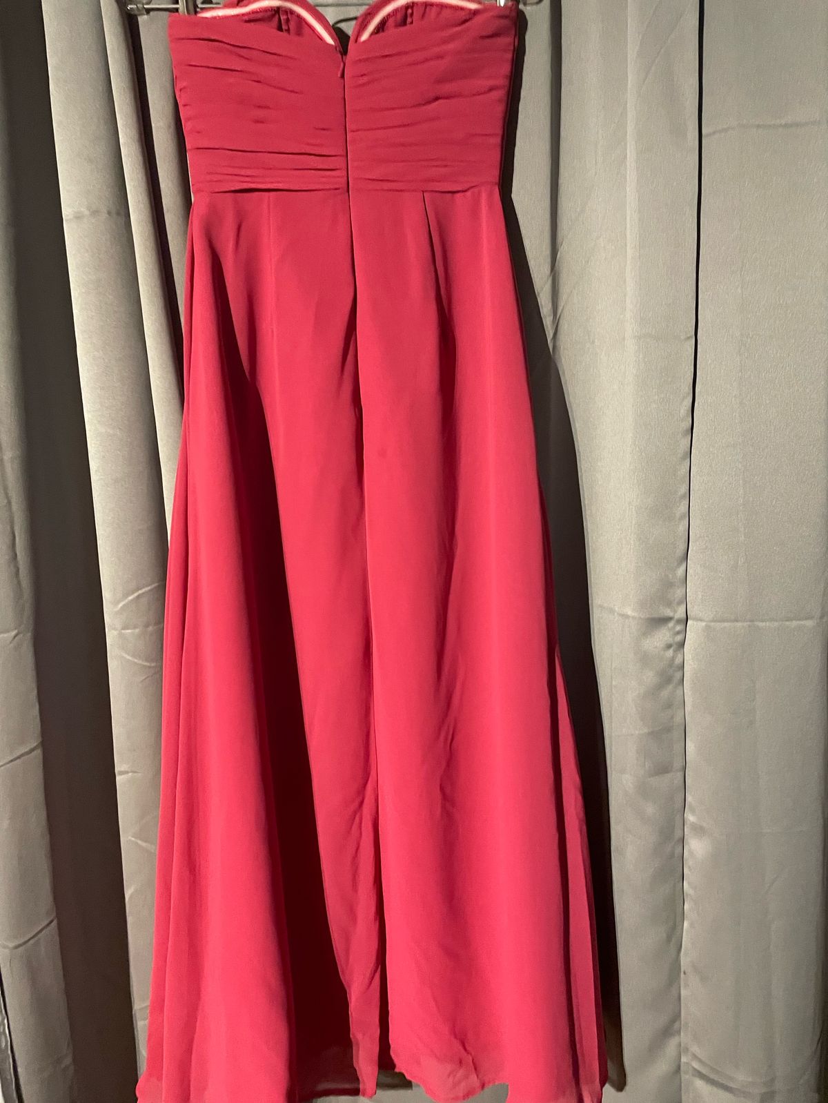 Size 8 Bridesmaid Strapless Red Cocktail Dress on Queenly