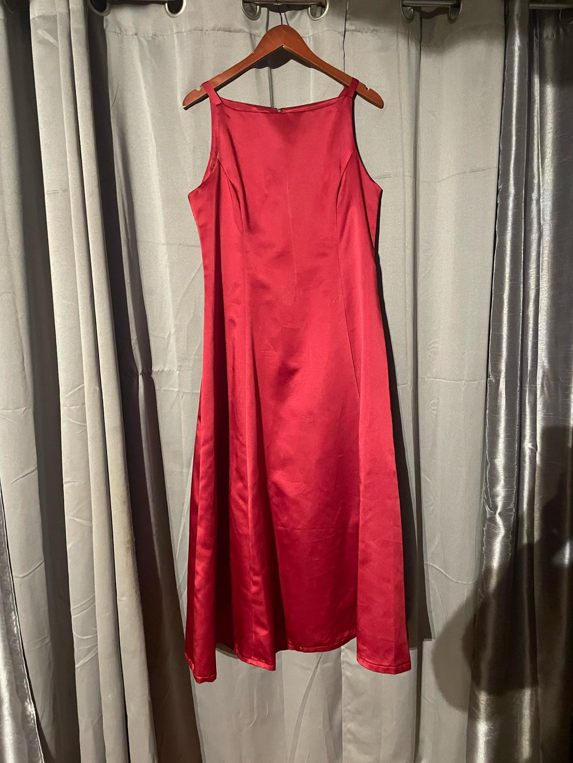 Plus Size 16 Homecoming Red Floor Length Maxi on Queenly