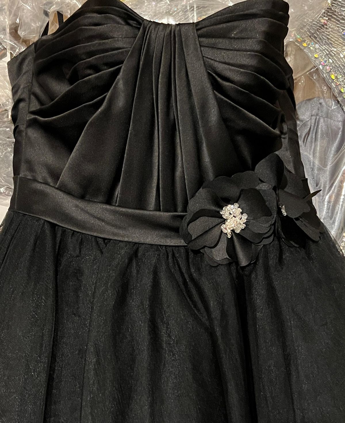 Mon Cheri Size 8 Black Cocktail Dress on Queenly