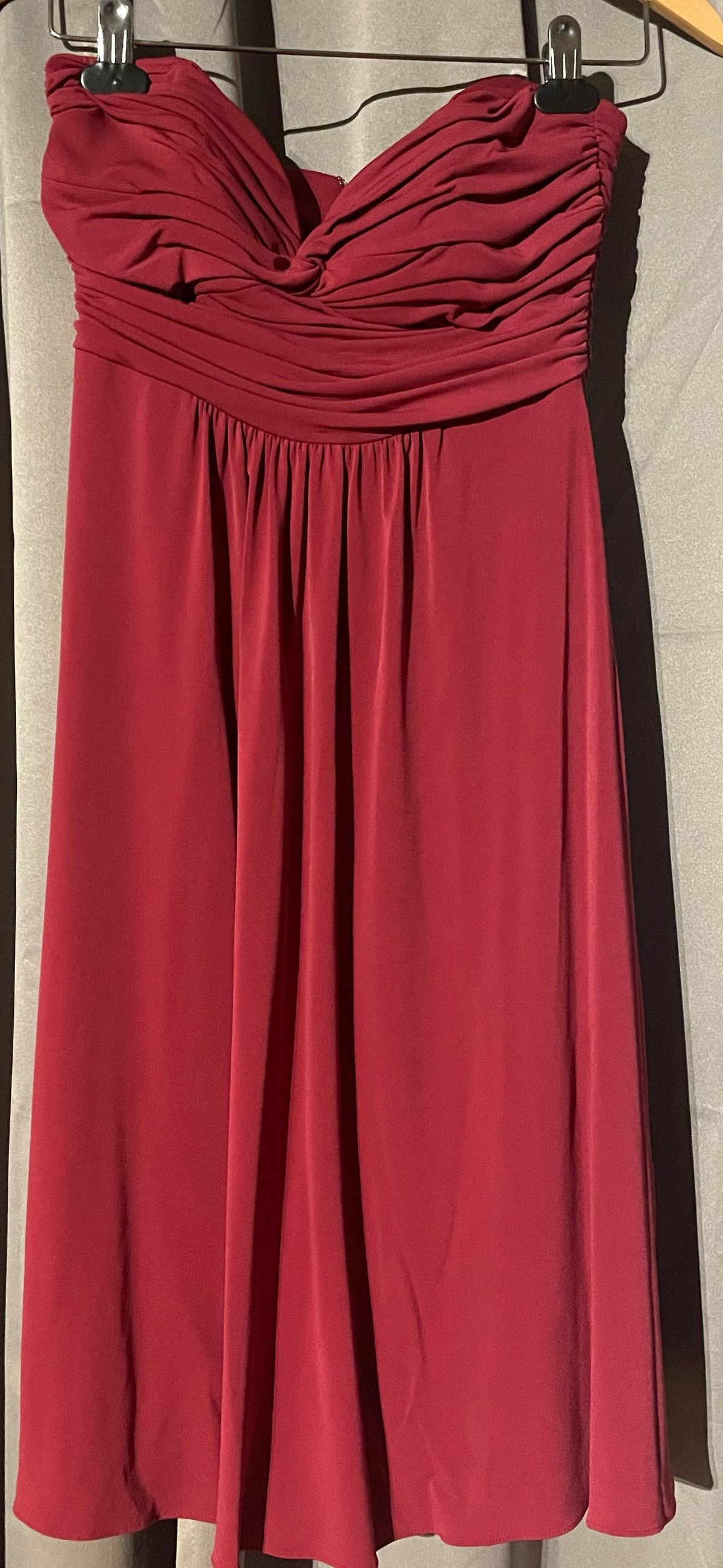 Size 6 Bridesmaid Red Cocktail Dress on Queenly
