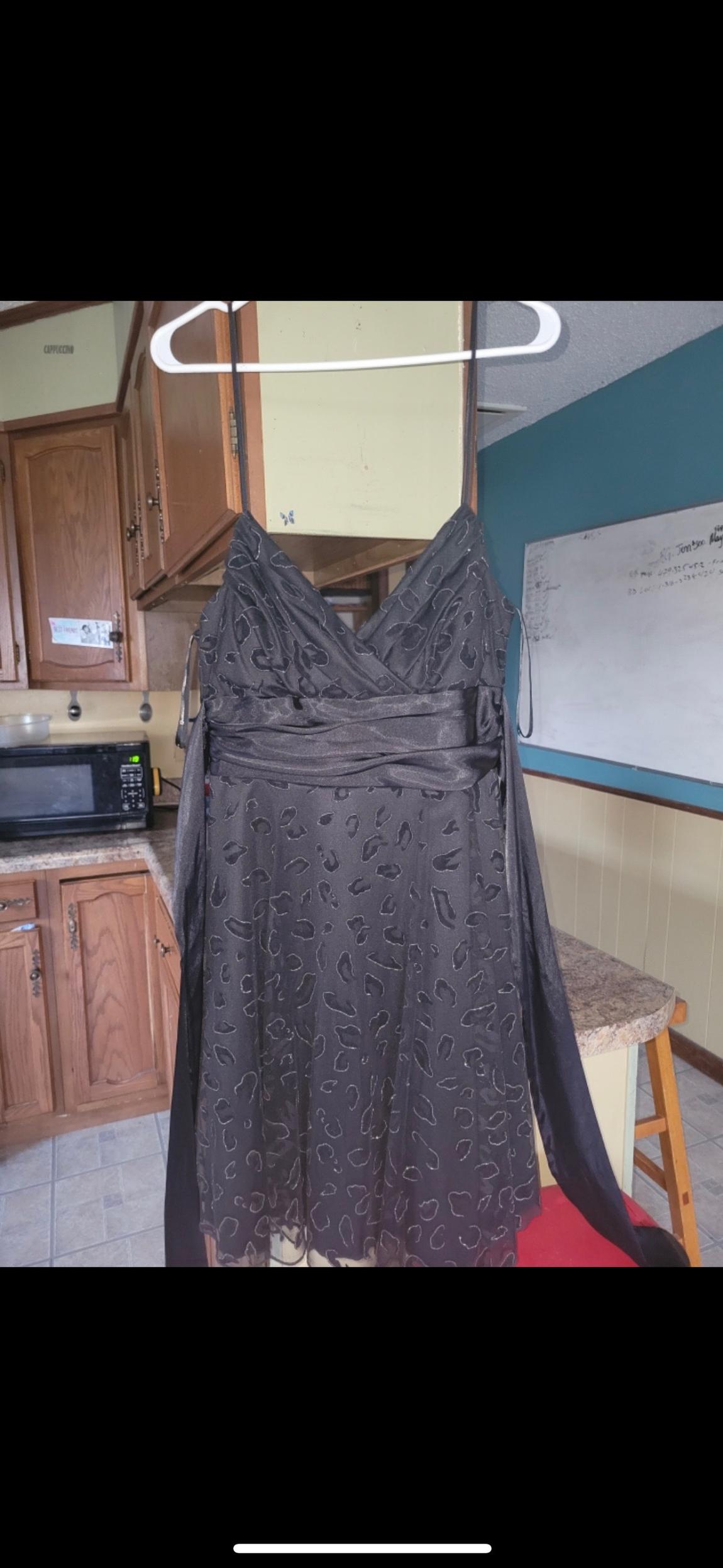 Size 12 Homecoming Black Cocktail Dress on Queenly