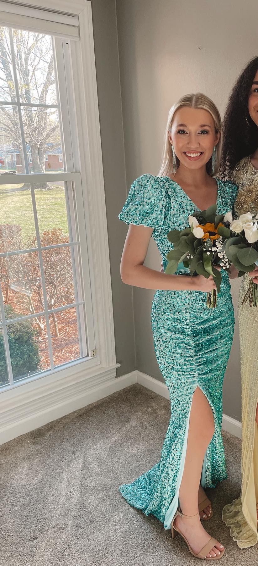 Size 2 Prom Velvet Light Green Side Slit Dress on Queenly