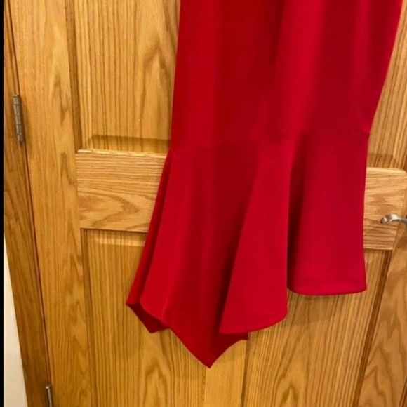 cinq a sept Size 6 One Shoulder Red Mermaid Dress on Queenly