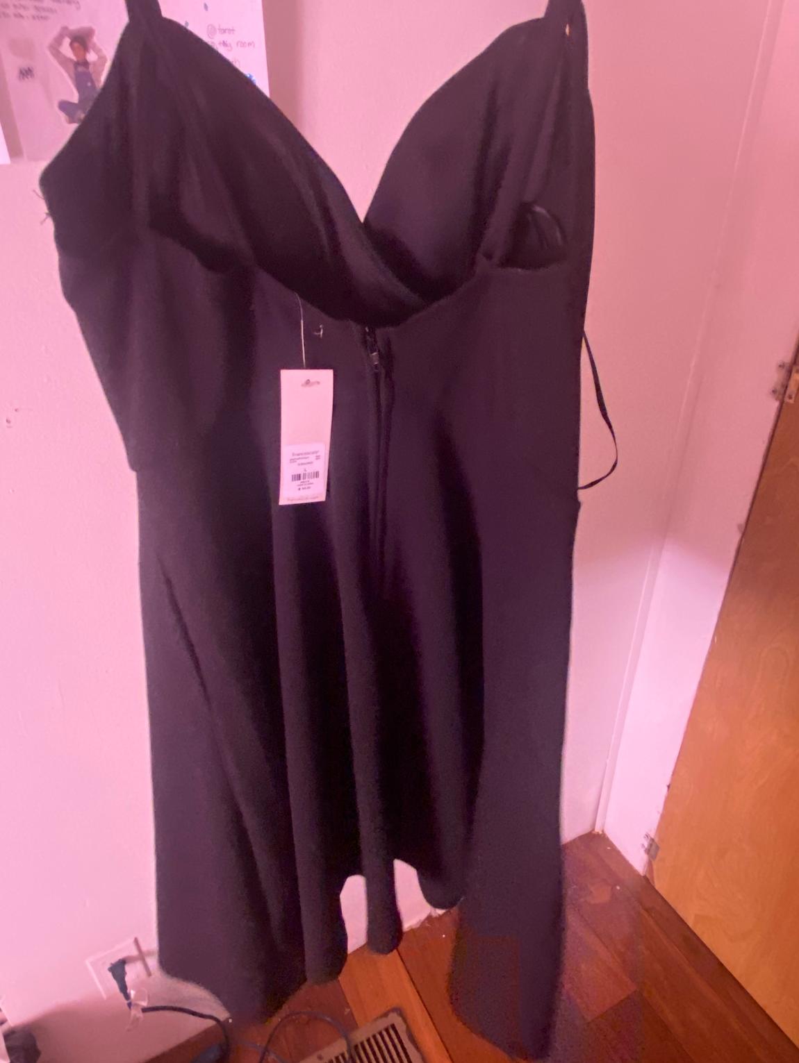 Size 10 Homecoming Black Cocktail Dress on Queenly
