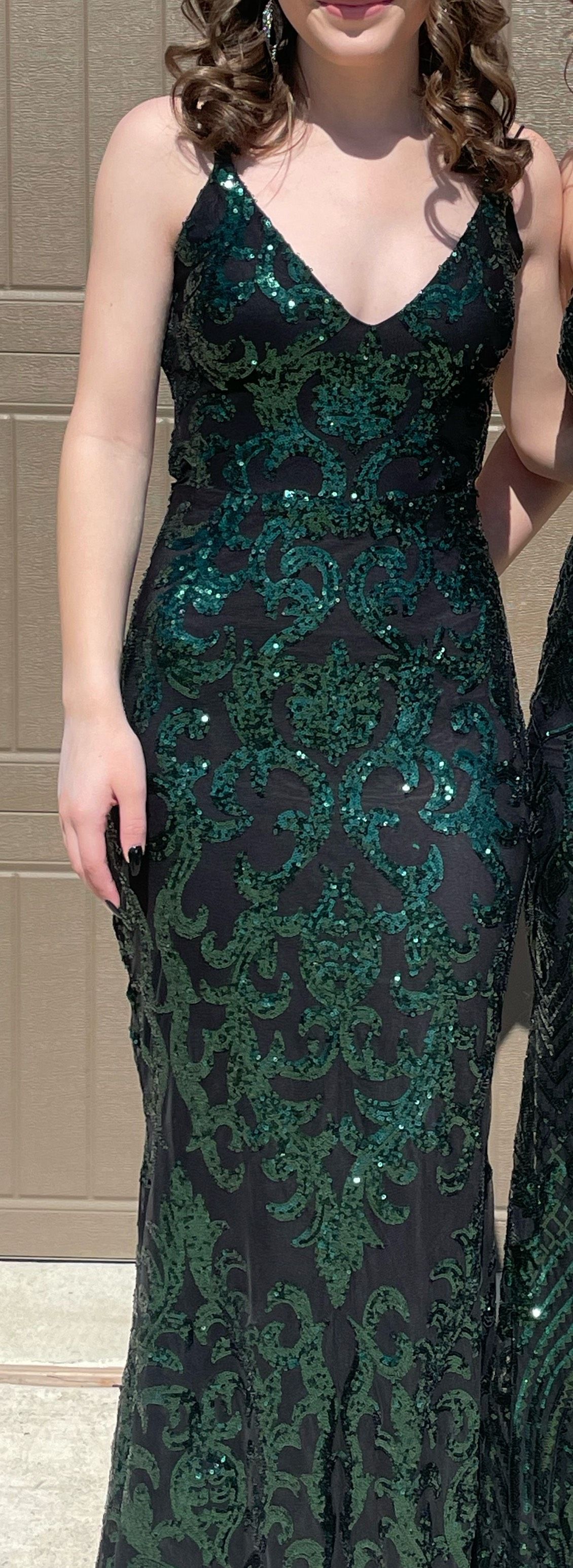 Size 0 Prom Emerald Black Mermaid Dress on Queenly
