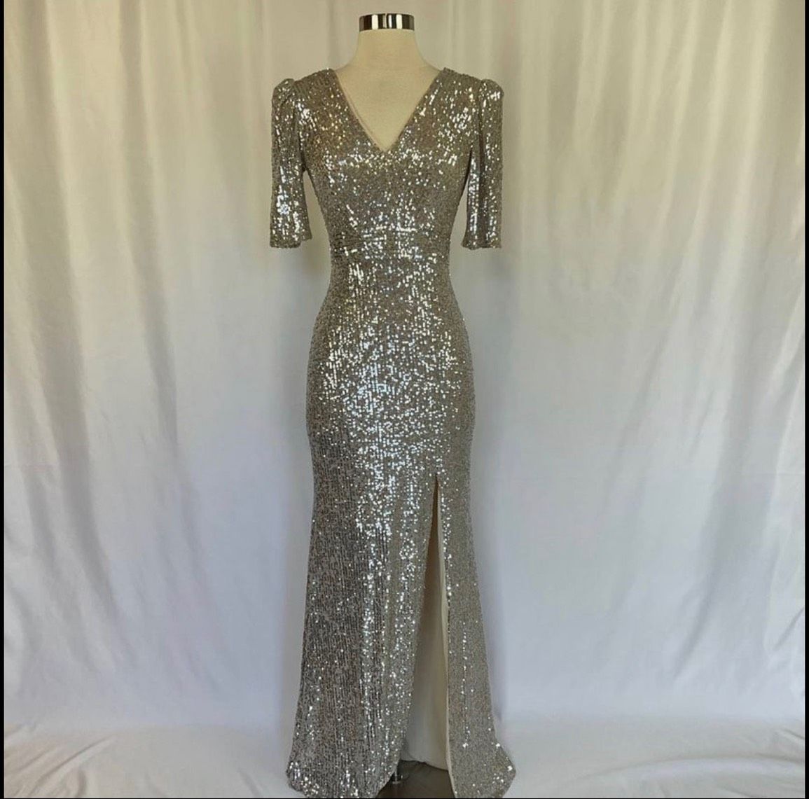 Size 0 Prom Sequined Silver A-line Dress on Queenly