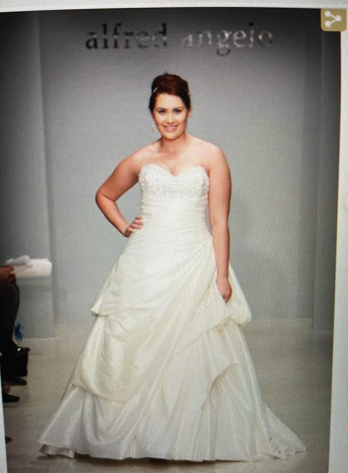 Plus Size 18 Wedding White Ball Gown on Queenly