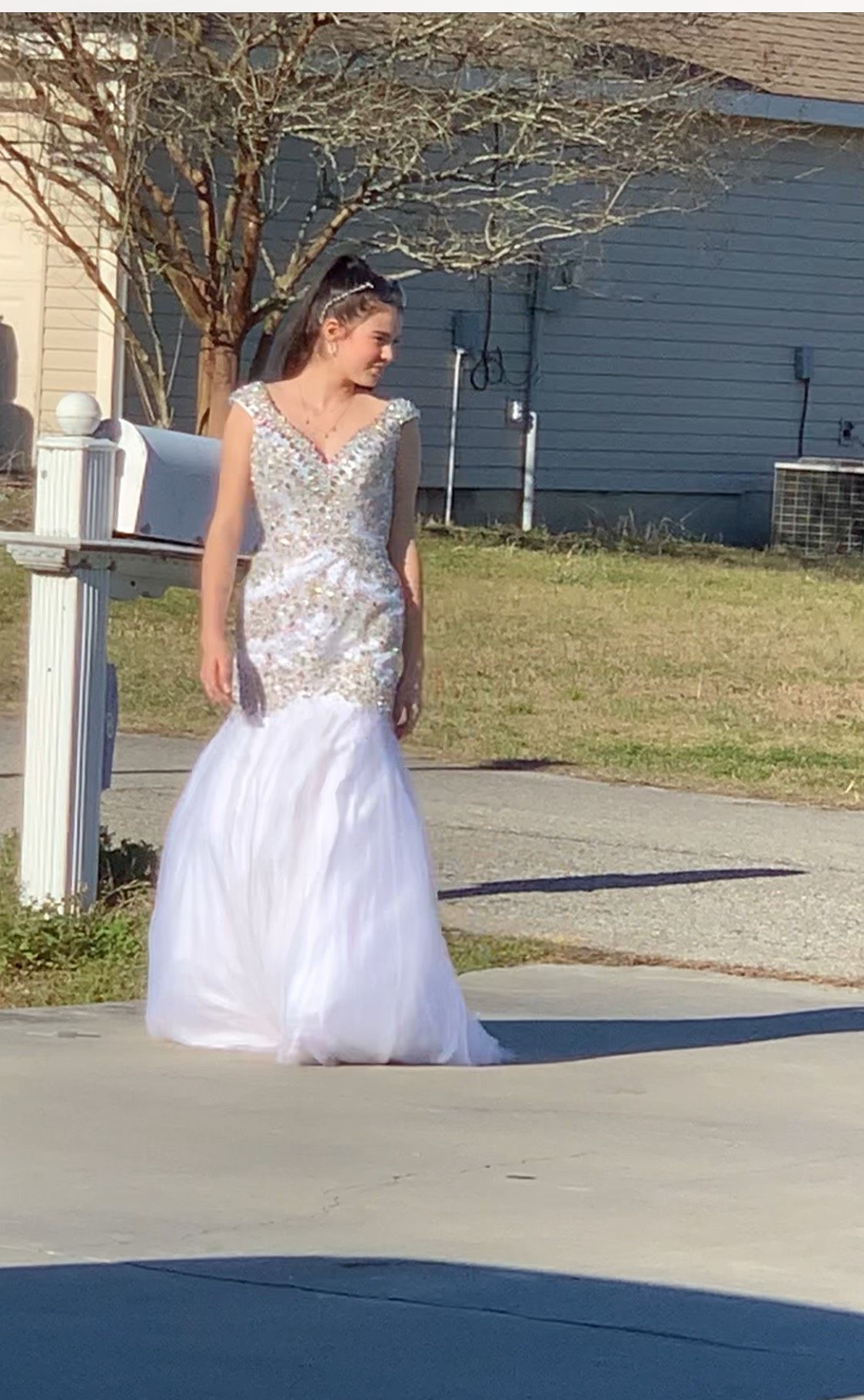 Tony Bowls Size 2 Prom White Mermaid Dress on Queenly
