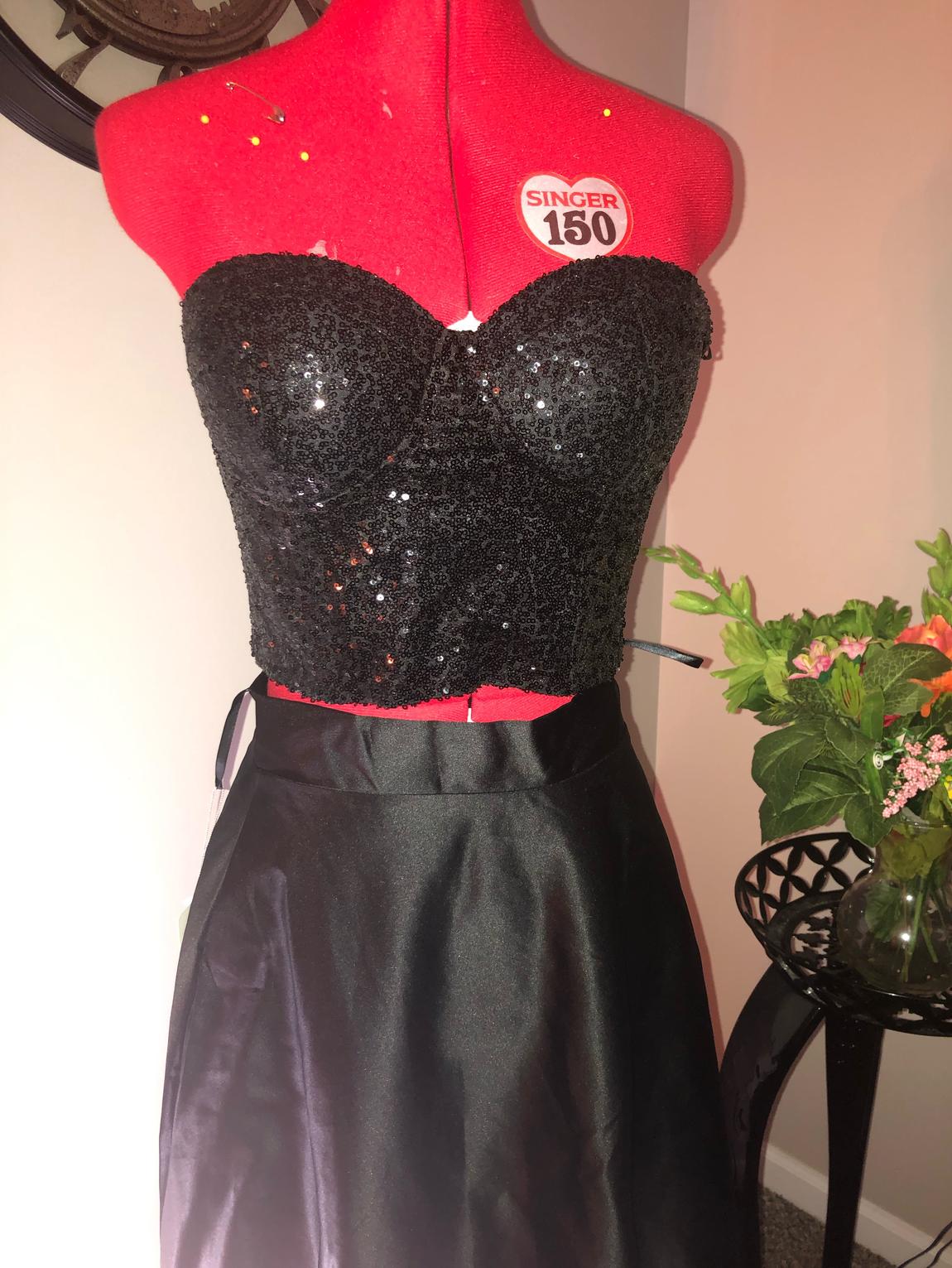 Size 6 Prom Strapless Sequined Black Ball Gown on Queenly