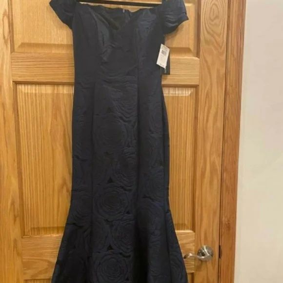 Nicole Bakti Size 2 Prom Off The Shoulder Floral Navy Blue Mermaid Dress on Queenly