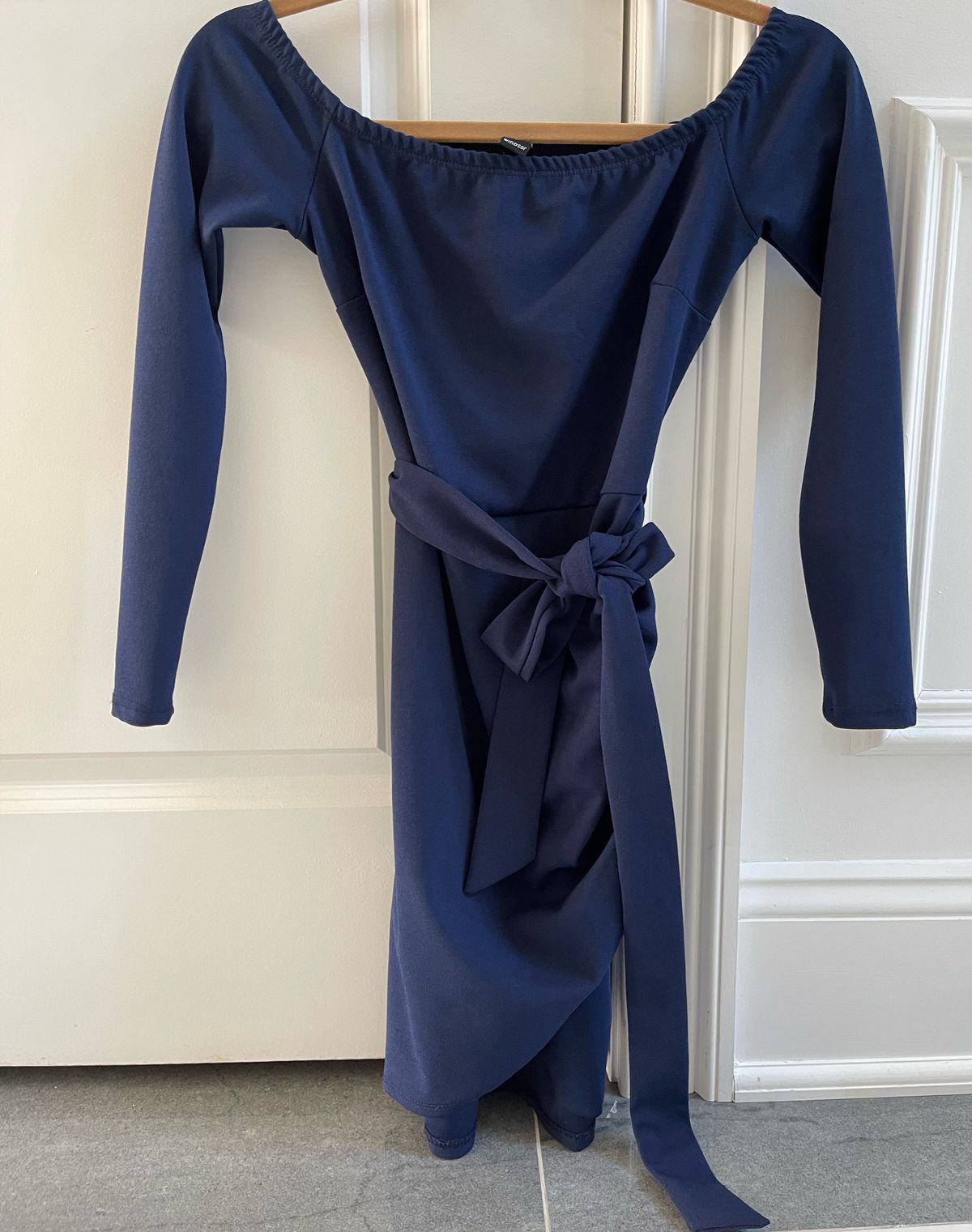 Windsor Size 4 Pageant Long Sleeve Navy Blue Cocktail Dress on Queenly