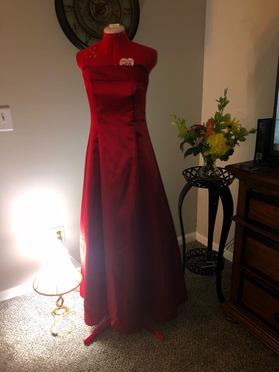 Urban girl nites Size 10 Strapless Red Ball Gown on Queenly