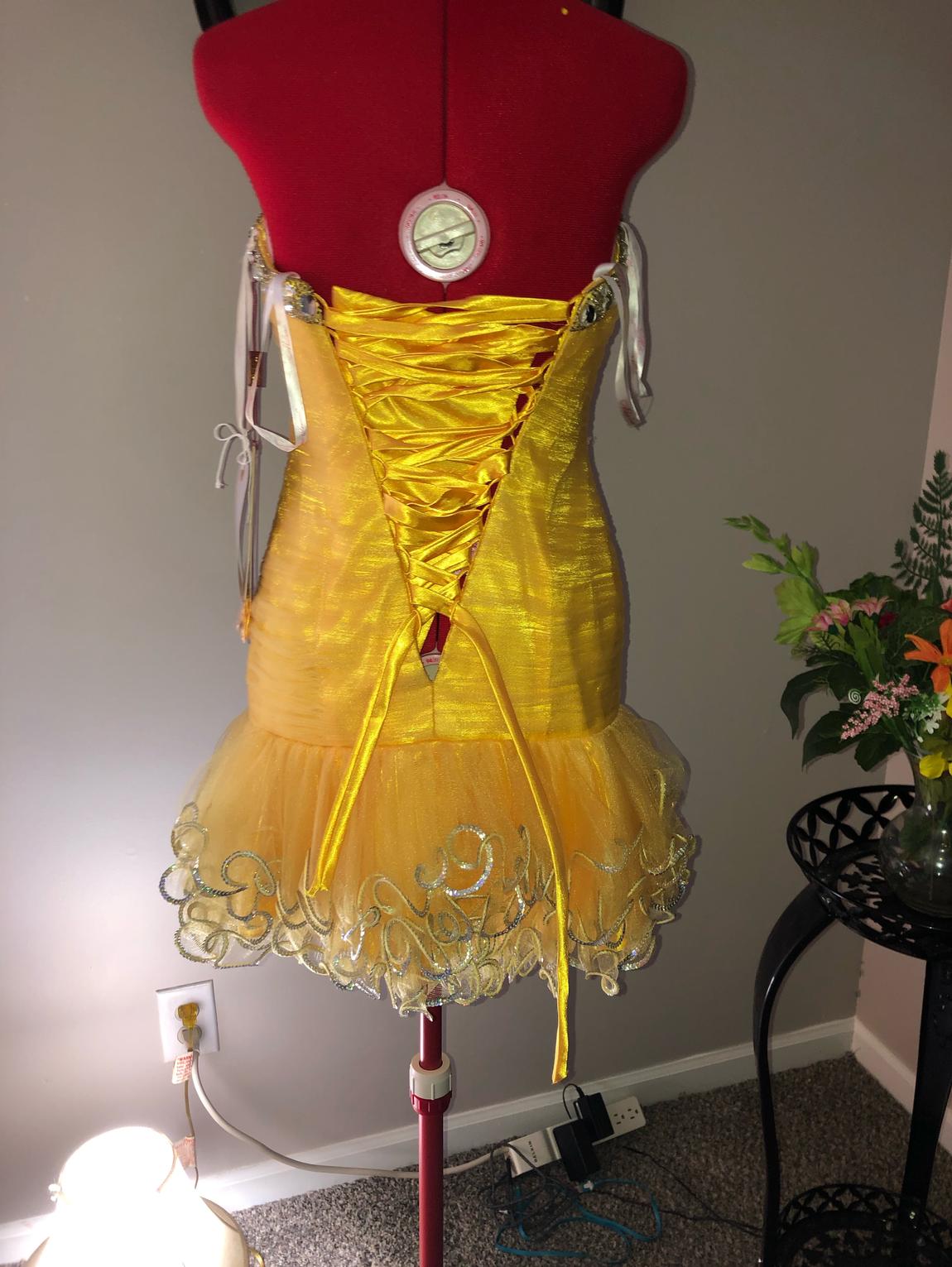 Milano Formals Size 4 Yellow Cocktail Dress on Queenly