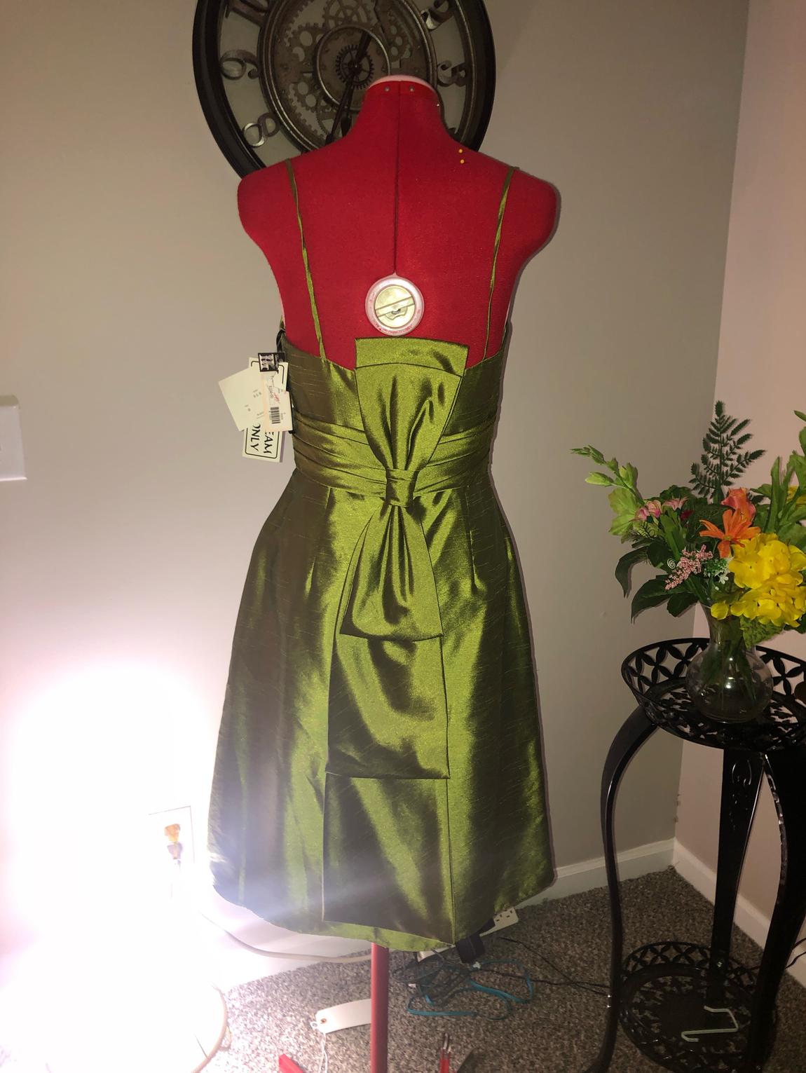 Wtoo Size 6 Green Cocktail Dress on Queenly
