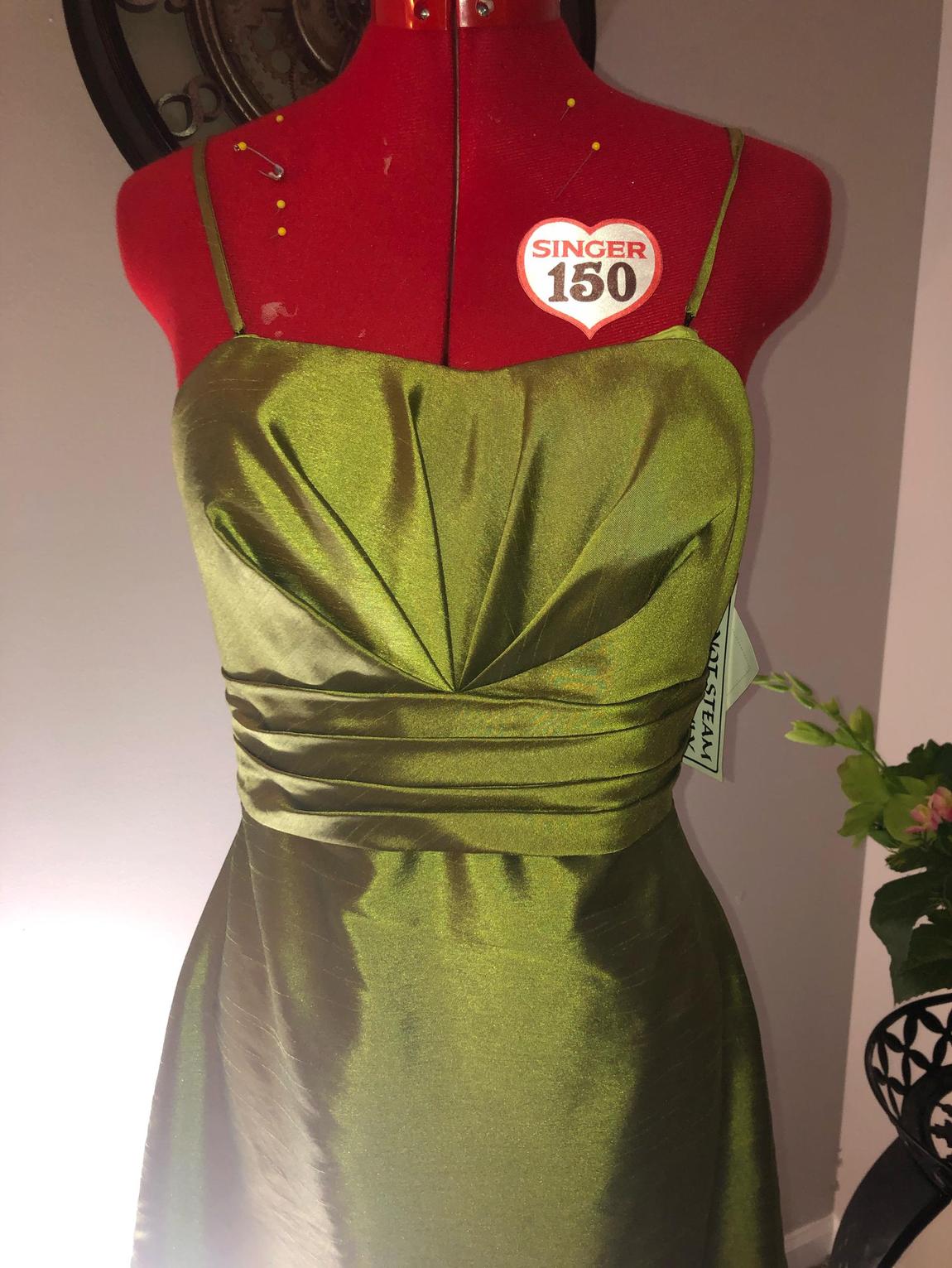 Wtoo Size 6 Green Cocktail Dress on Queenly