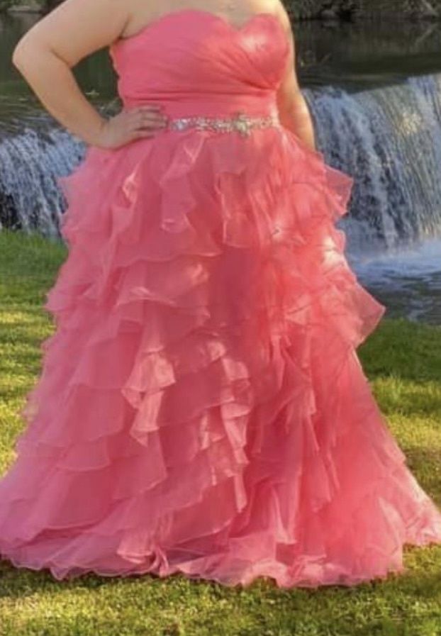 Plus Size 18 Strapless Pink Ball Gown on Queenly