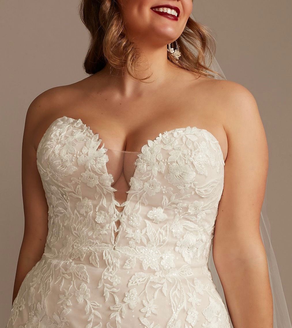 Plus Size 18 White Mermaid Dress on Queenly