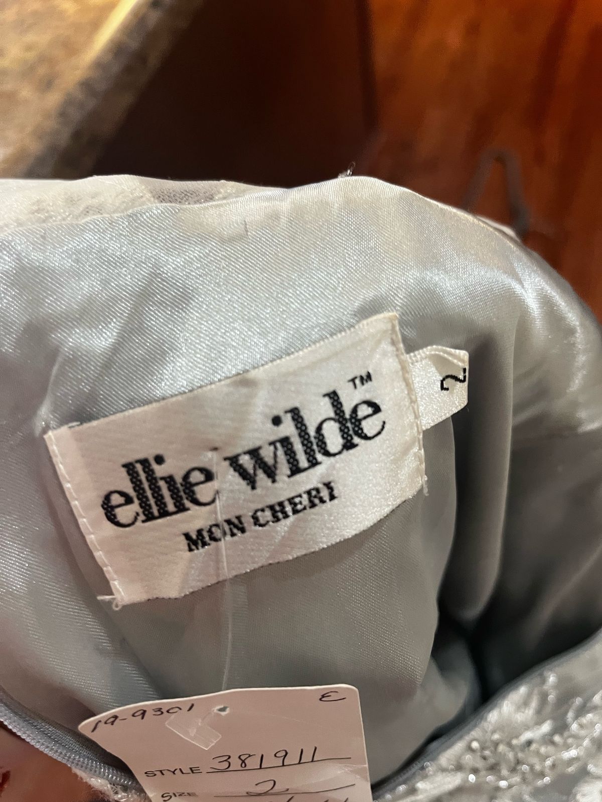 Ellie Wilde Size 2 Silver A-line Dress on Queenly