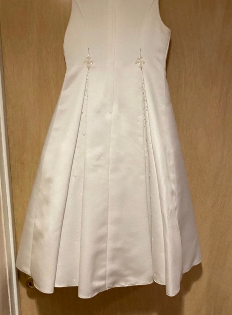 Girls Size 7 Satin White A-line Dress on Queenly