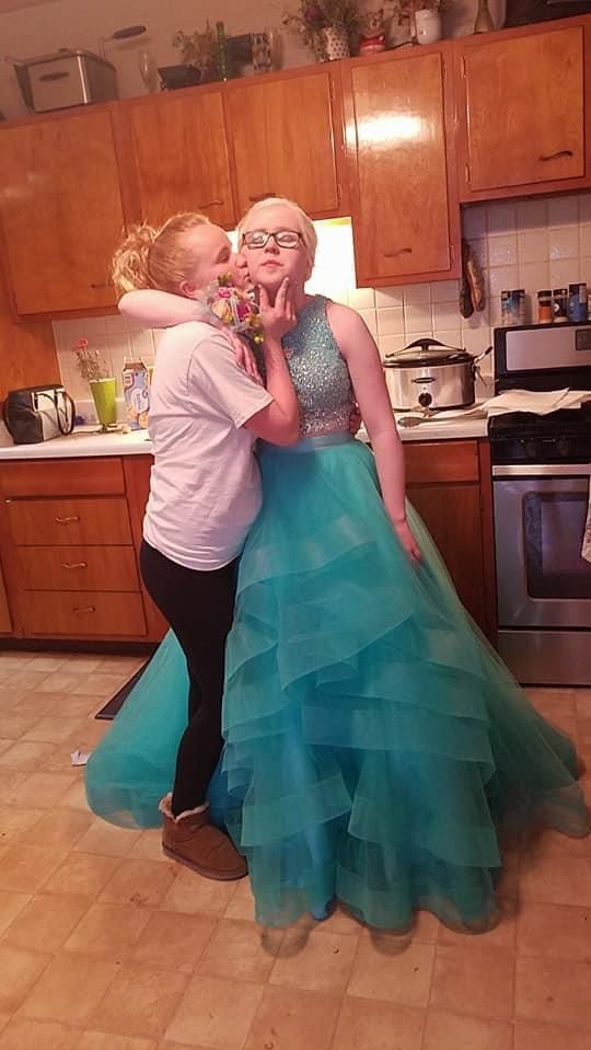 Tiffany blue giavoona prom dress Size 2 Prom Blue Ball Gown on Queenly
