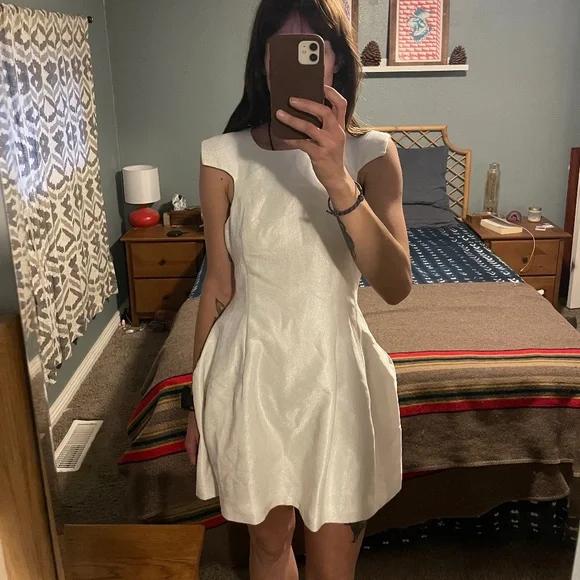 C/MEO (Cameo) Size 6 White Cocktail Dress on Queenly