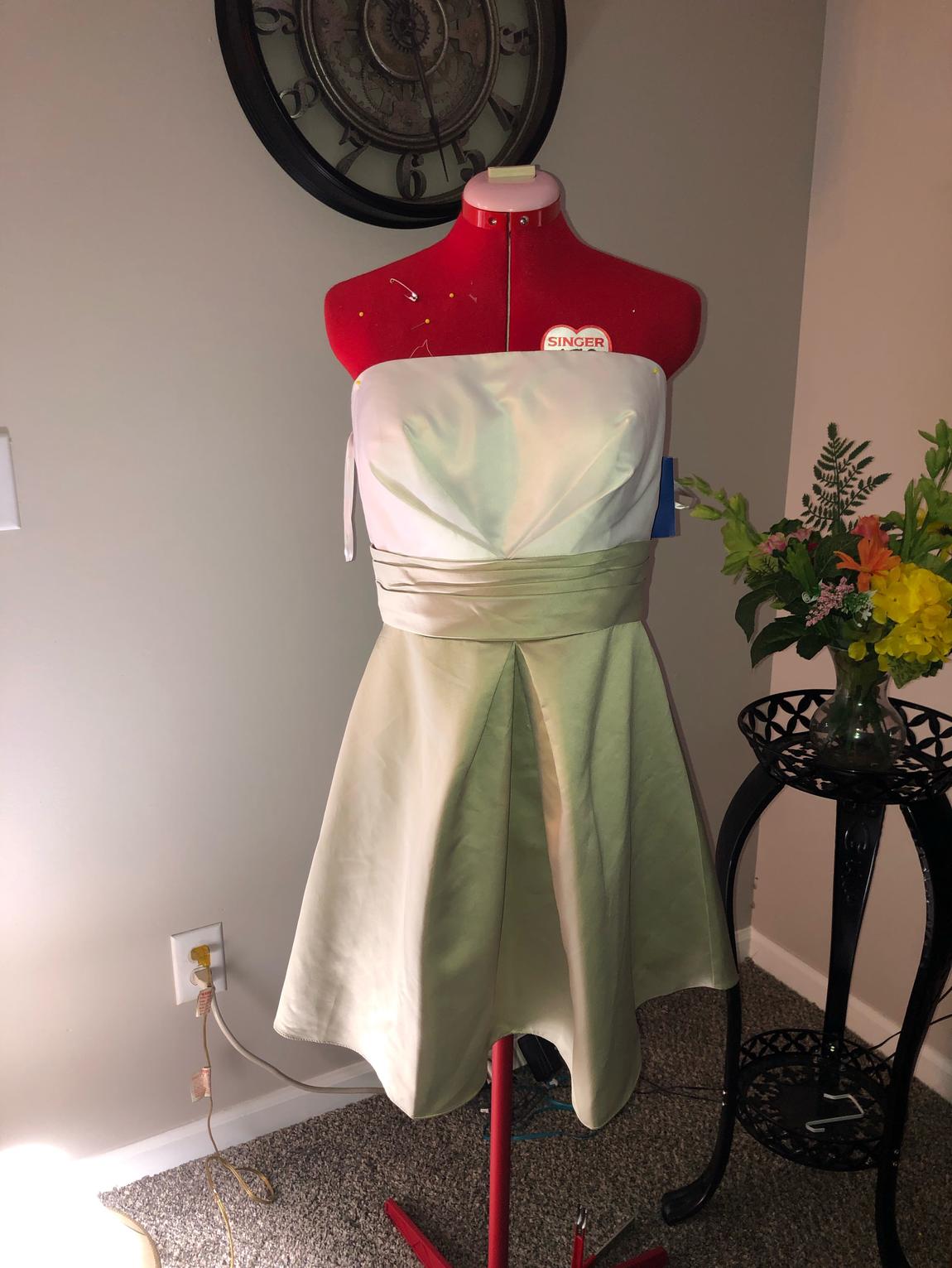 Milano Formals Plus Size 16 Strapless Green Cocktail Dress on Queenly