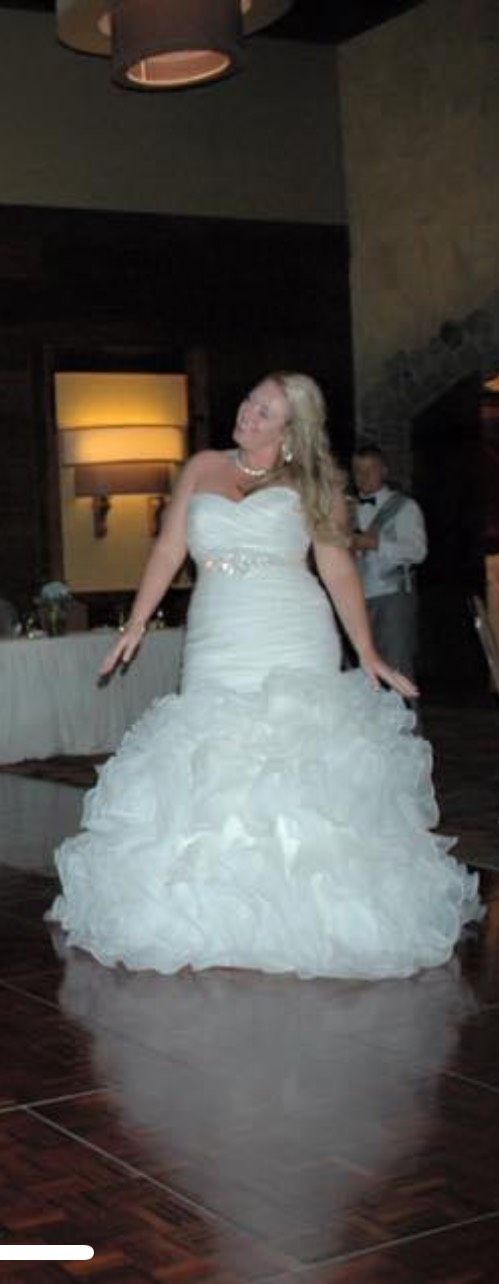 Girls Size 14 Wedding Strapless White Mermaid Dress on Queenly