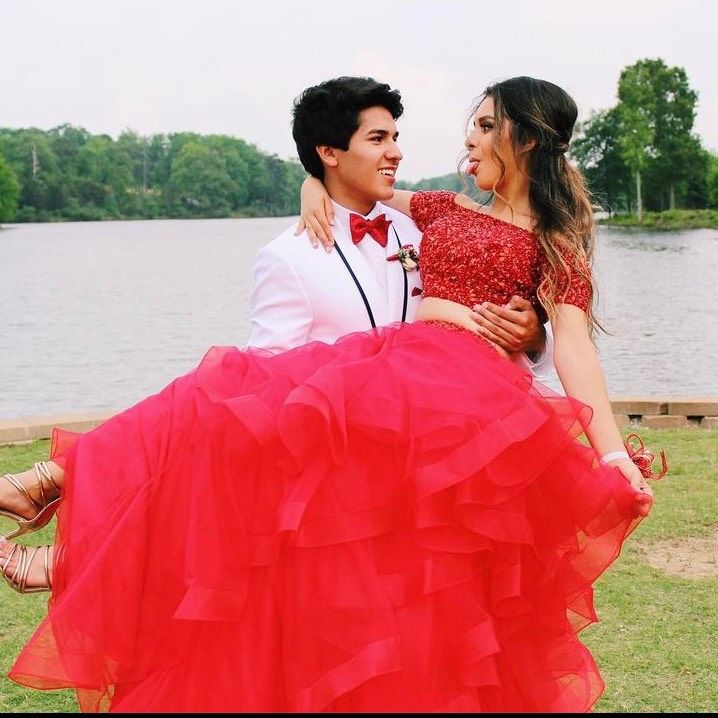 Sherri Hill Size 4 Prom Off The Shoulder Red Ball Gown on Queenly